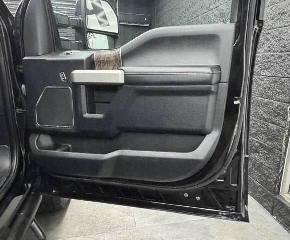 2017 Ford Super Duty F-350 SRW Lariat 4x4 4dr Crew Cab 8 ft. LB SRW Pickup