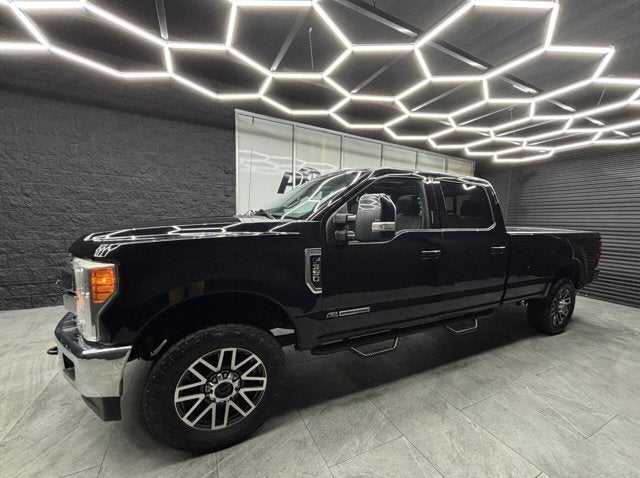 2017 Ford Super Duty F-350 SRW Lariat 4x4 4dr Crew Cab 8 ft. LB SRW Pickup