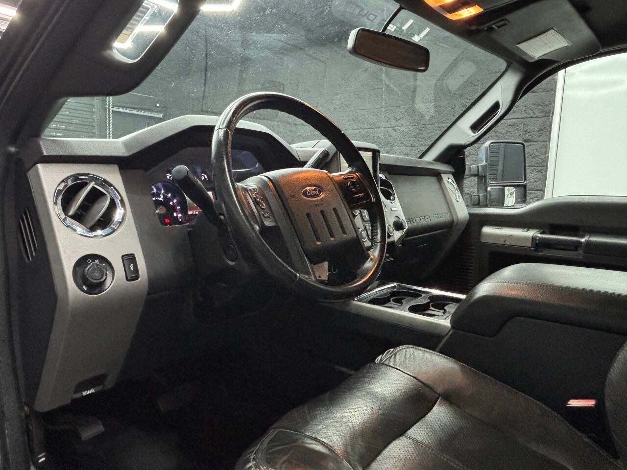 2015 Ford F-350 Super Duty Lariat 4x4 4dr Crew Cab 8 ft. LB SRW Pickup