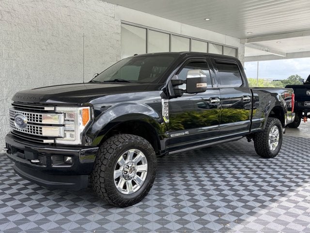 2017 Ford Super Duty F-350 SRW Platinum 4x4 4dr Crew Cab 6.8 ft. SB SRW Pickup