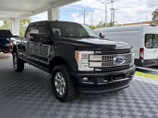 2017 Ford Super Duty F-350 SRW Platinum 4x4 4dr Crew Cab 6.8 ft. SB SRW Pickup