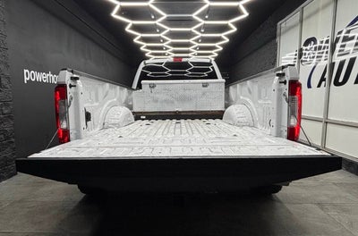 2019 Ford F-350 Super Duty XLT 4x4 4dr Crew Cab 8 ft. LB DRW Pickup