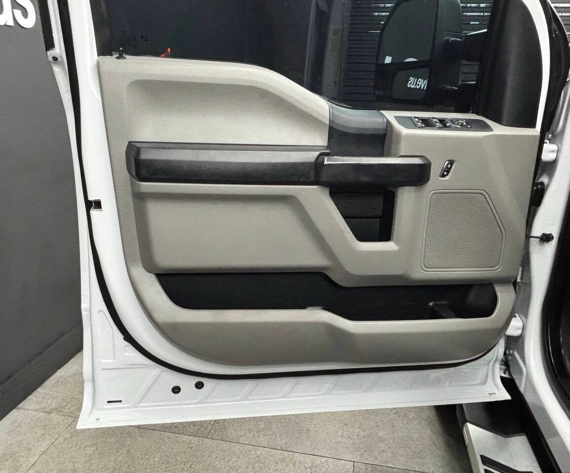 2019 Ford F-350 Super Duty XLT 4x4 4dr Crew Cab 8 ft. LB DRW Pickup