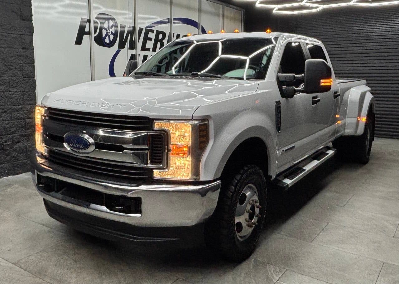 2019 Ford F-350 Super Duty XLT 4x4 4dr Crew Cab 8 ft. LB DRW Pickup