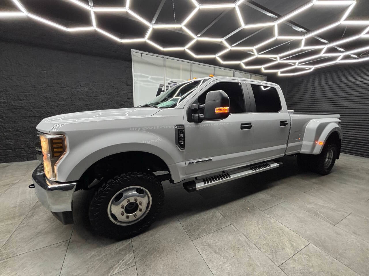 2019 Ford F-350 Super Duty XLT 4x4 4dr Crew Cab 8 ft. LB DRW Pickup