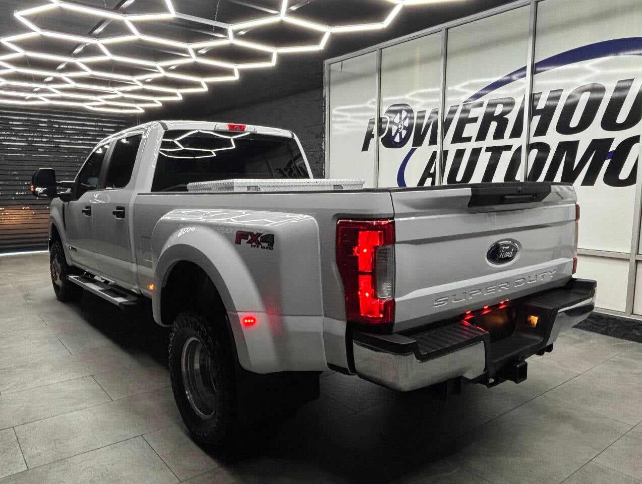 2019 Ford F-350 Super Duty XLT 4x4 4dr Crew Cab 8 ft. LB DRW Pickup