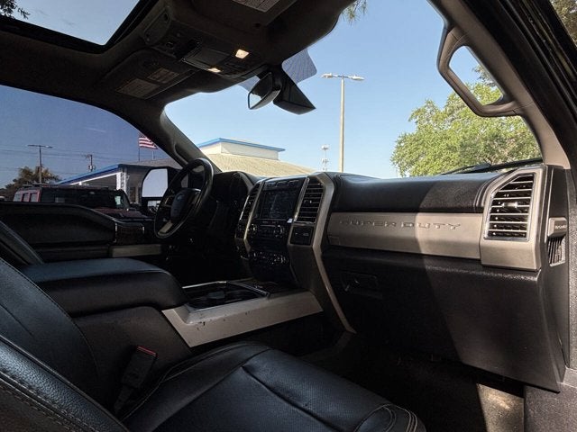 2017 Ford Super Duty F-350 DRW Lariat 4x4 4dr Crew Cab 8 ft. LB DRW Pickup