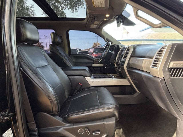 2017 Ford Super Duty F-350 DRW Lariat 4x4 4dr Crew Cab 8 ft. LB DRW Pickup