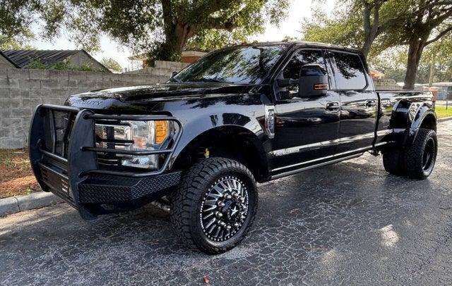2017 Ford Super Duty F-350 DRW Lariat 4x4 4dr Crew Cab 8 ft. LB DRW Pickup