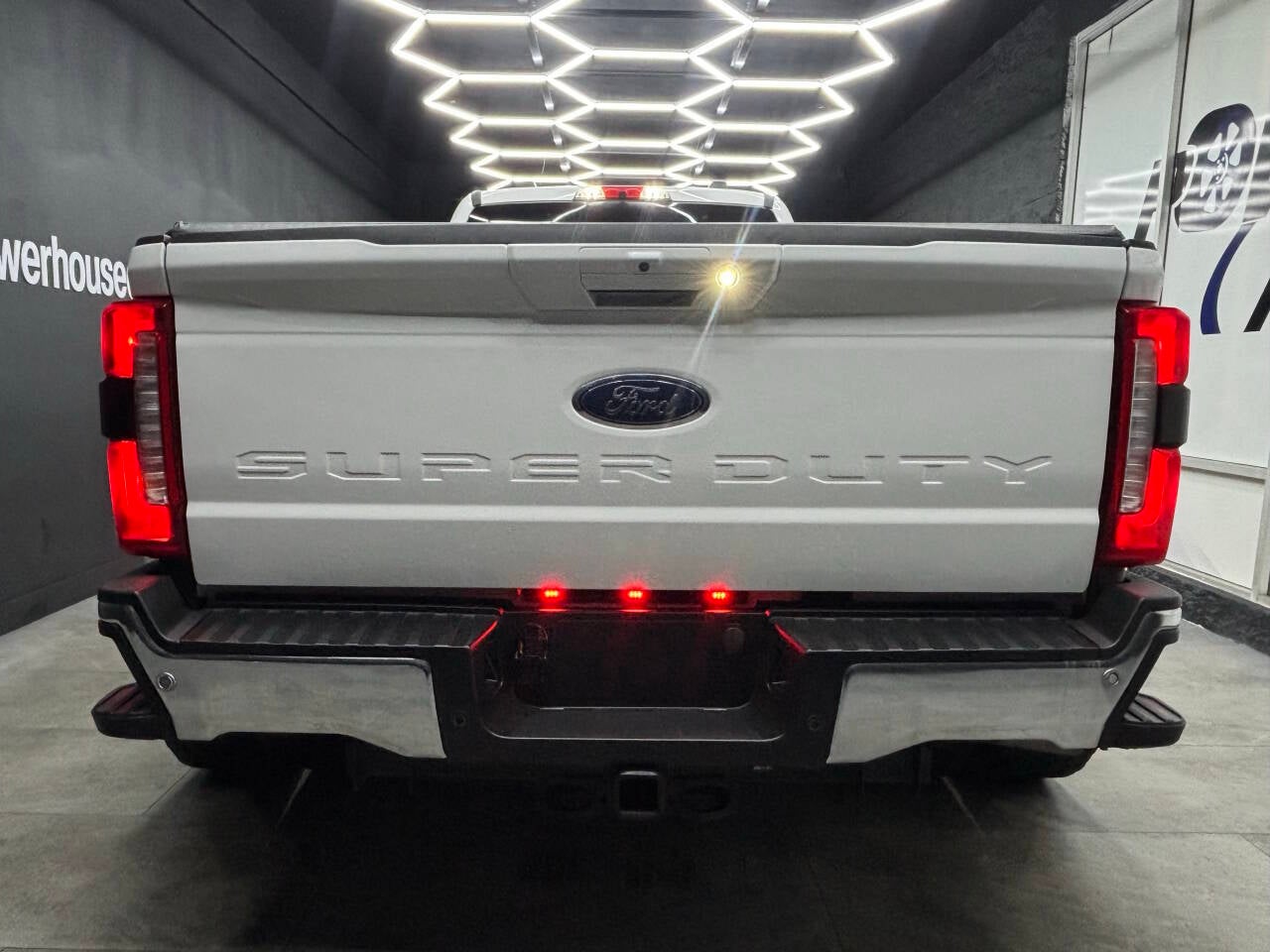 2023 Ford F-350 Super Duty Lariat 4x4 4dr Crew Cab 8 ft. LB DRW Pickup