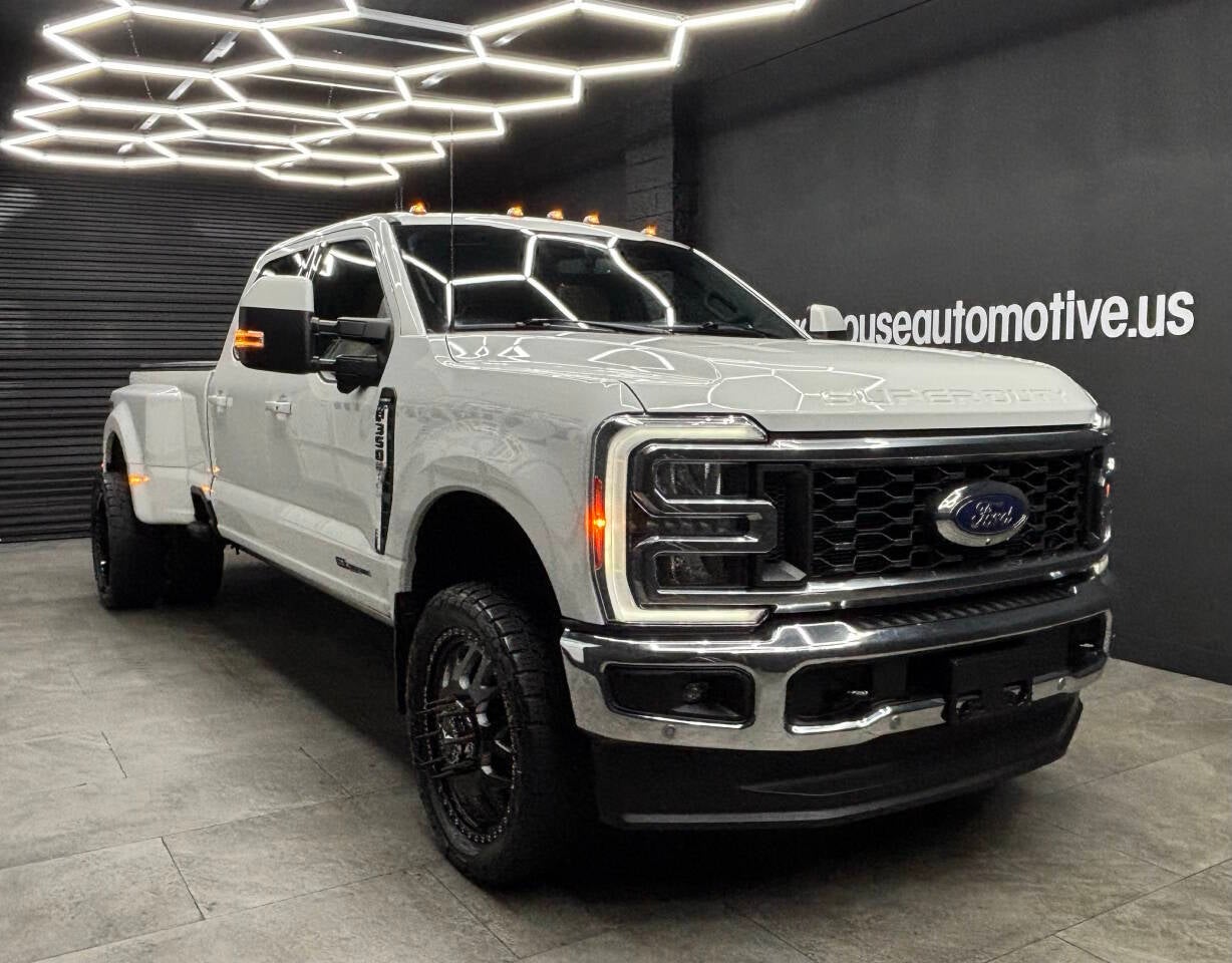 2023 Ford F-350 Super Duty Lariat 4x4 4dr Crew Cab 8 ft. LB DRW Pickup
