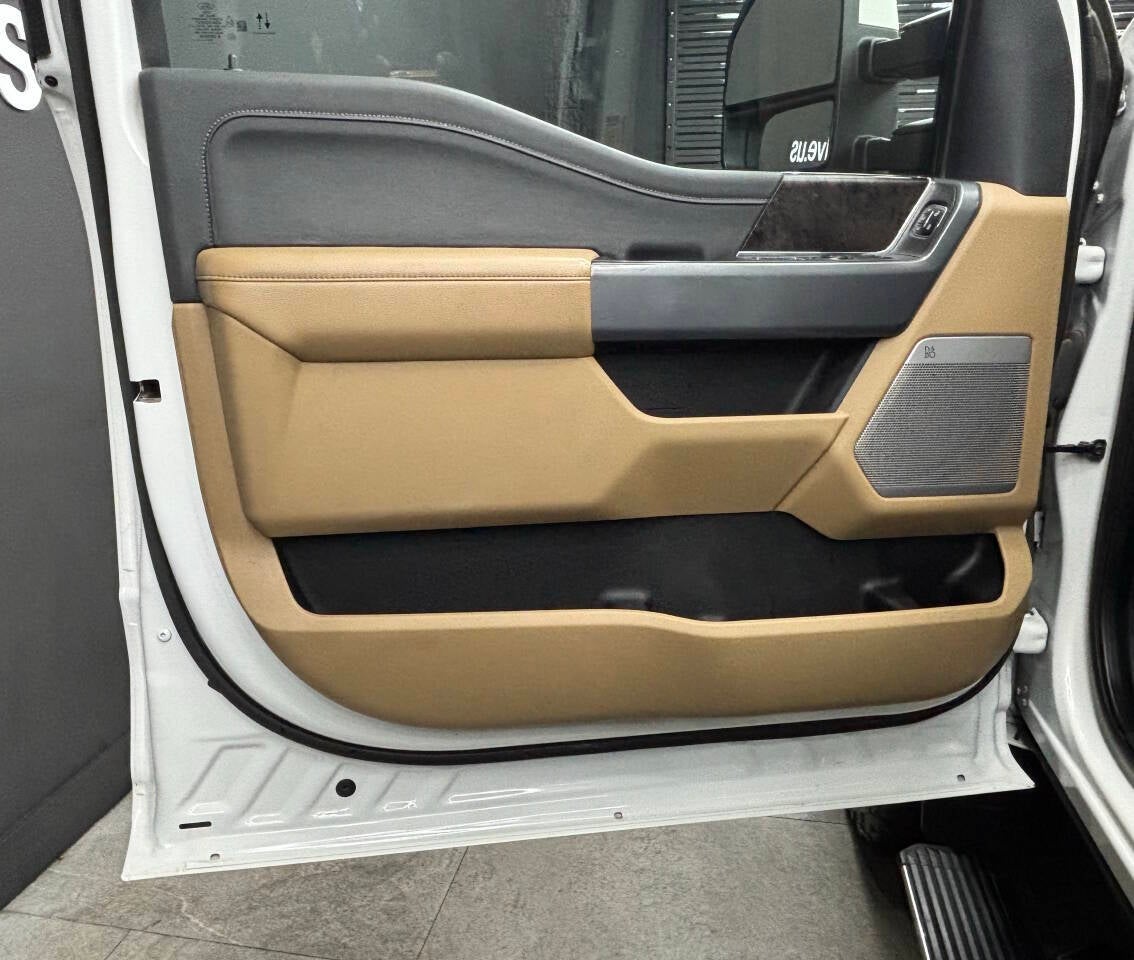 2023 Ford F-350 Super Duty Lariat 4x4 4dr Crew Cab 8 ft. LB DRW Pickup