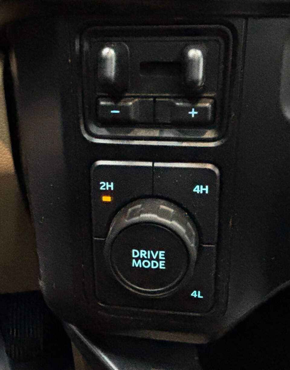 2023 Ford F-350 Super Duty Lariat 4x4 4dr Crew Cab 8 ft. LB DRW Pickup