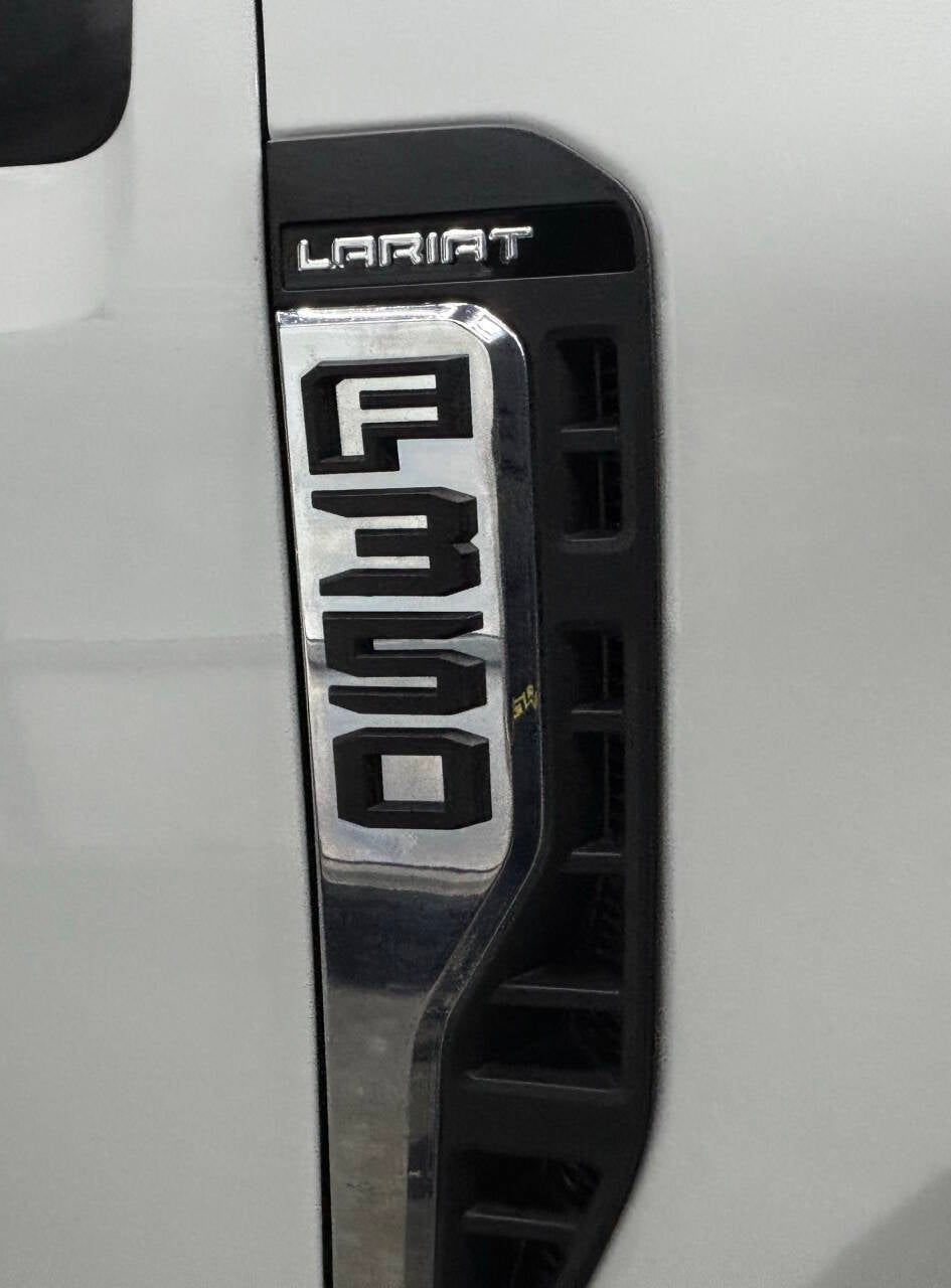 2023 Ford F-350 Super Duty Lariat 4x4 4dr Crew Cab 8 ft. LB DRW Pickup