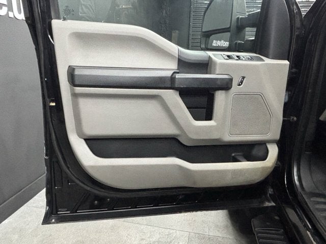 2017 Ford Super Duty F-450 DRW XL 4x4 4dr Crew Cab 8 ft. LB DRW Pickup