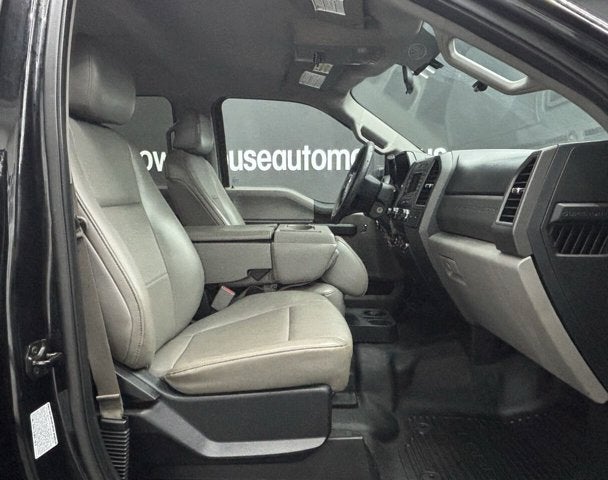 2017 Ford Super Duty F-450 DRW XL 4x4 4dr Crew Cab 8 ft. LB DRW Pickup