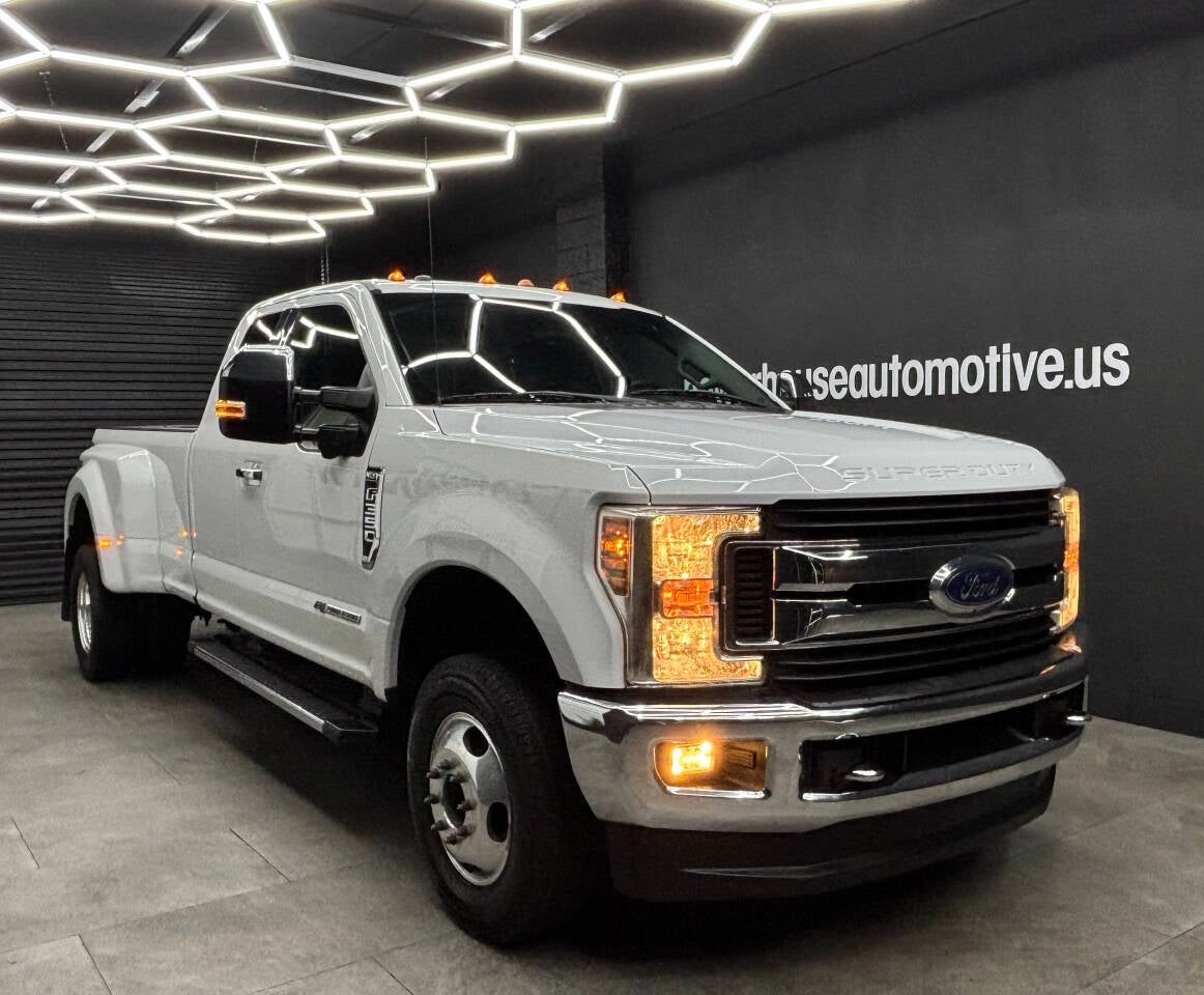 2019 Ford F-350 Super Duty XLT 4x4 4dr SuperCab 8 ft. LB DRW Pickup