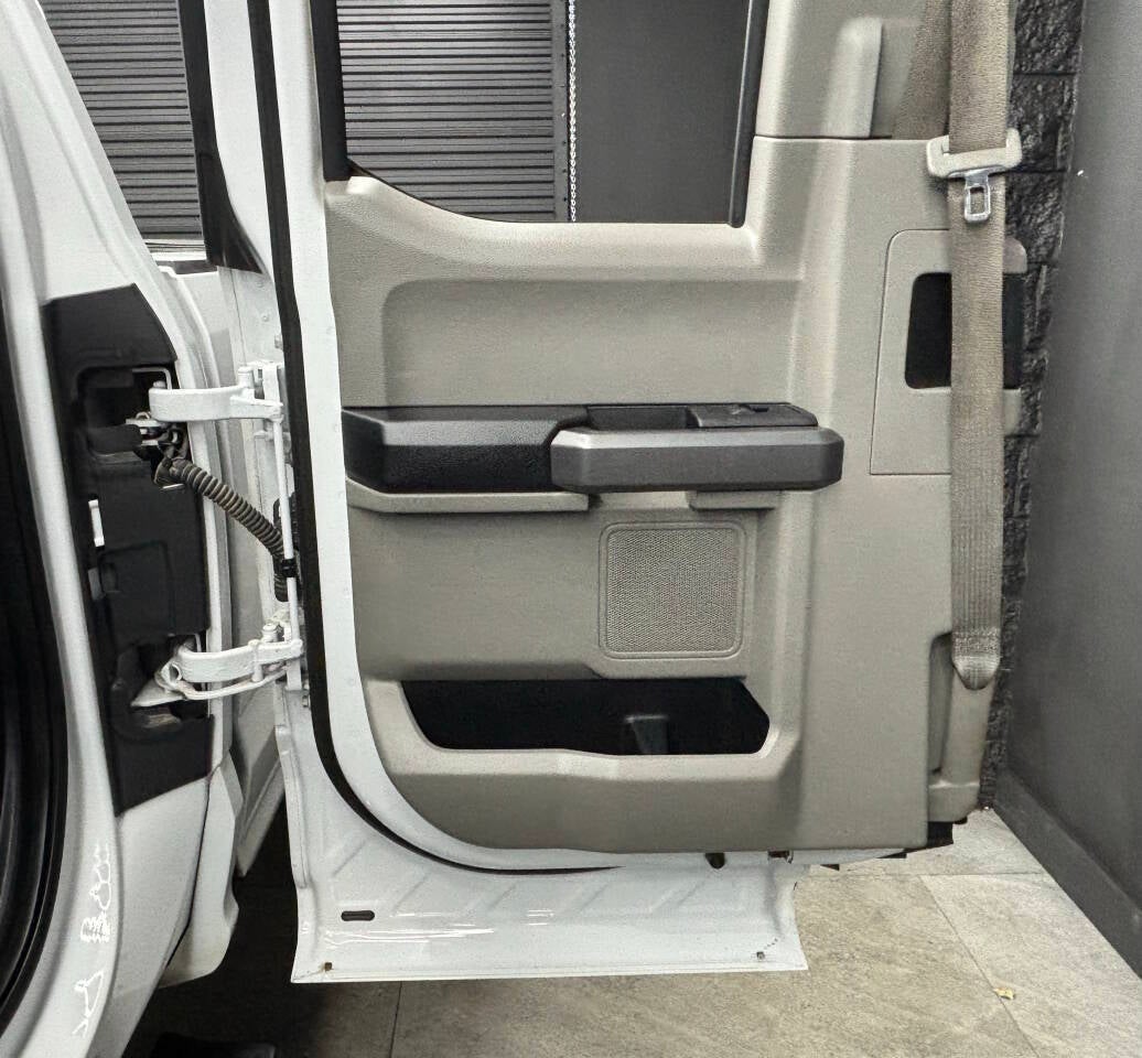 2019 Ford F-350 Super Duty XLT 4x4 4dr SuperCab 8 ft. LB DRW Pickup