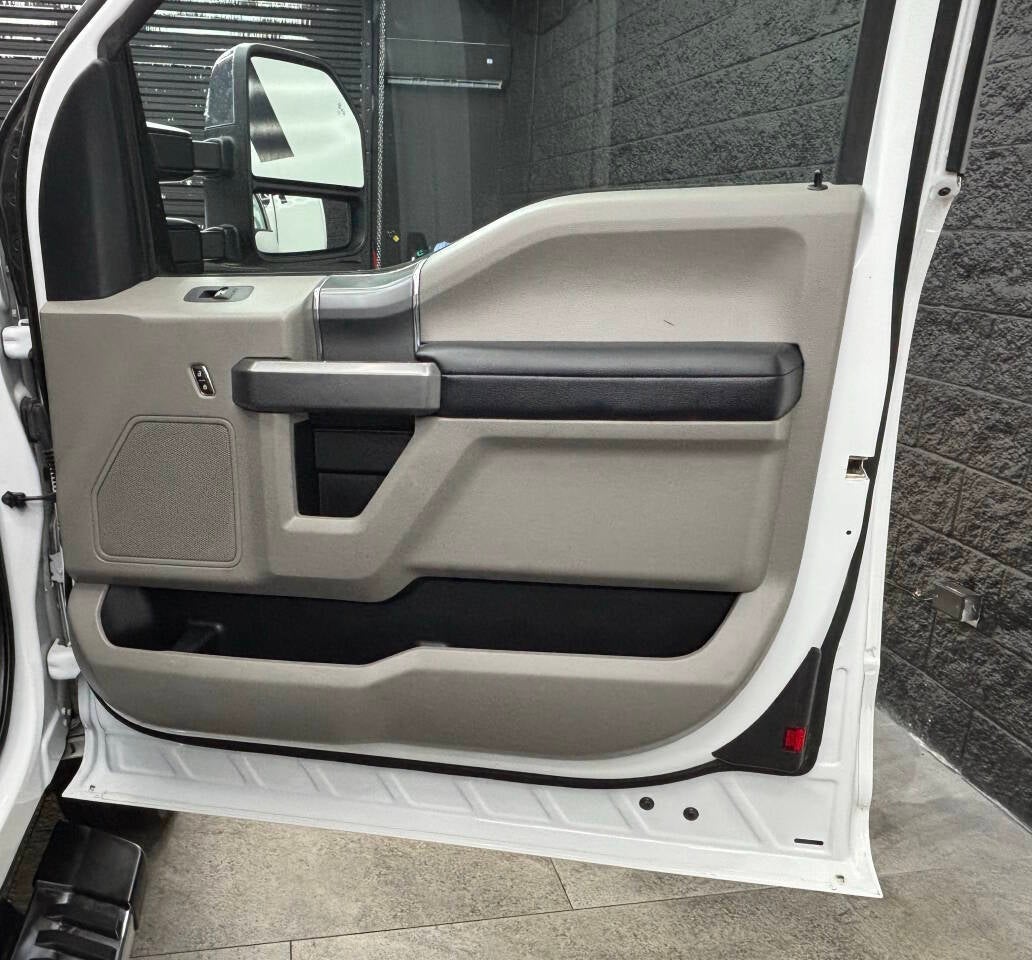 2019 Ford F-350 Super Duty XLT 4x4 4dr SuperCab 8 ft. LB DRW Pickup