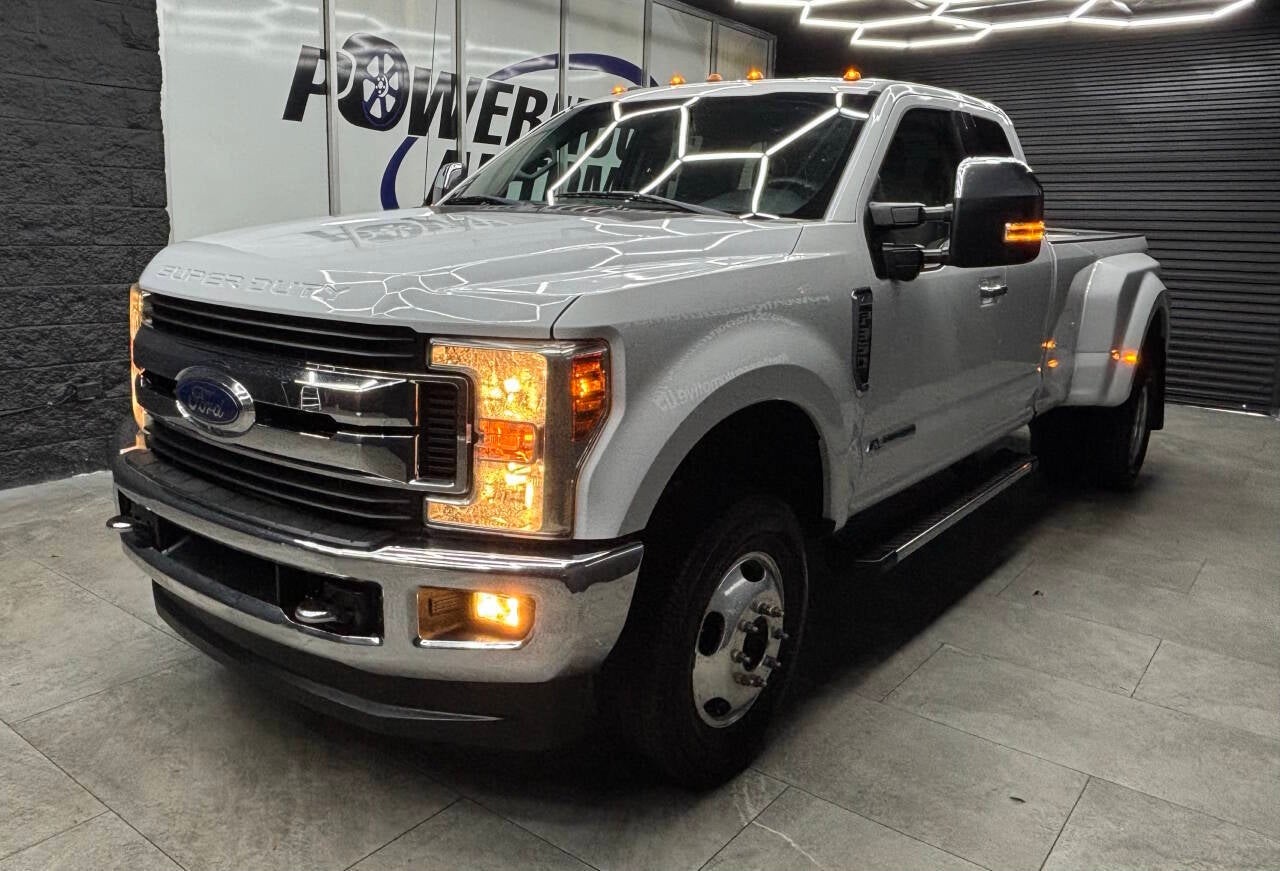 2019 Ford F-350 Super Duty XLT 4x4 4dr SuperCab 8 ft. LB DRW Pickup