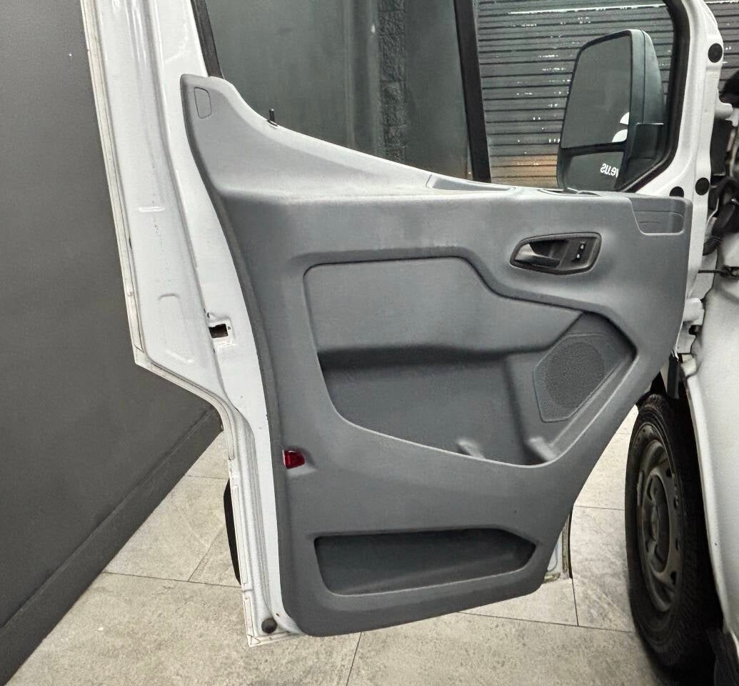 2015 Ford Transit 250 3dr SWB Medium Roof Cargo Van w/Sliding Passenger Side Door