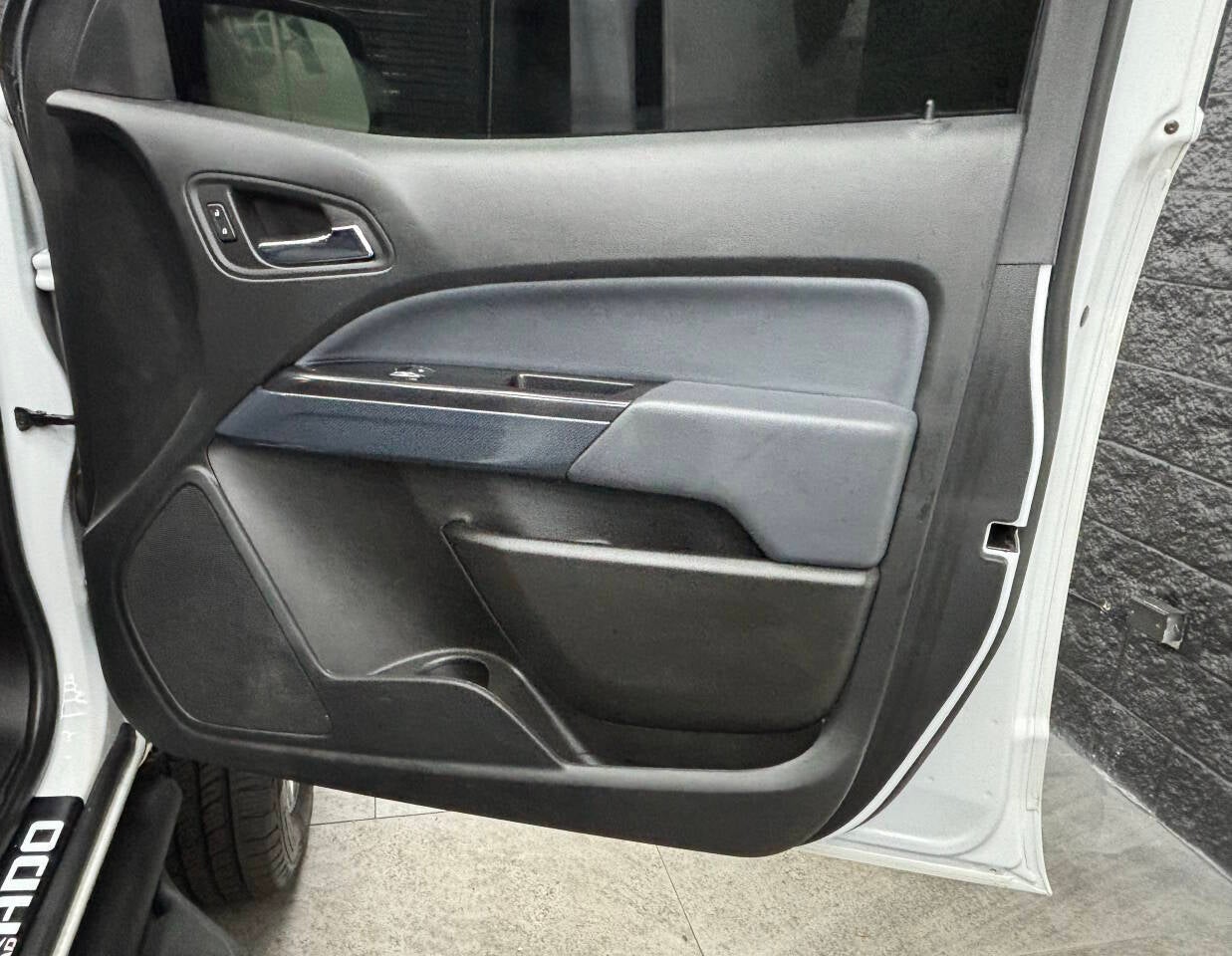 2022 Chevrolet Colorado Z71 4x2 4dr Crew Cab 5 ft. SB