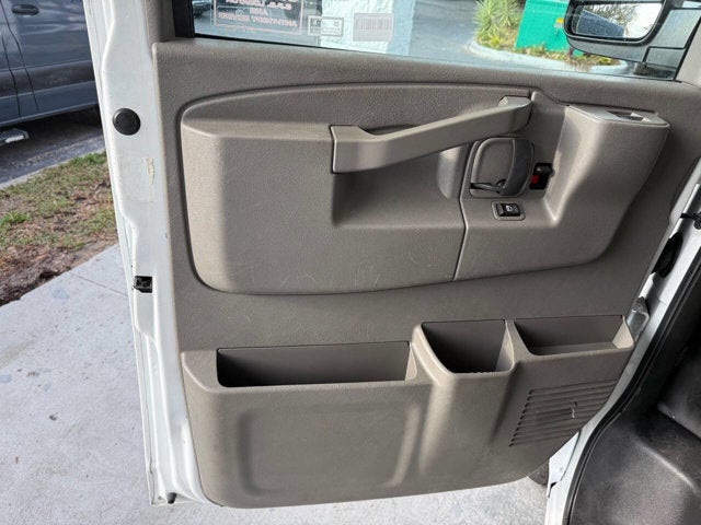 2018 GMC Savana Passenger LT