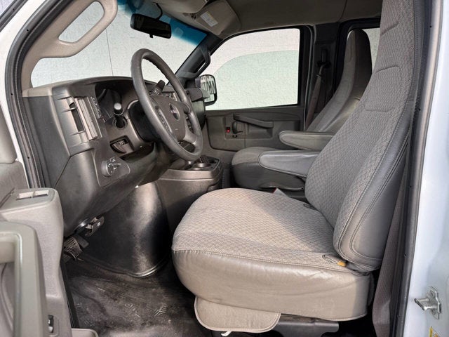 2018 GMC Savana Passenger LT