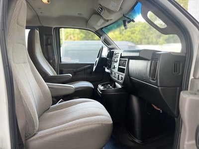 2018 GMC Savana Passenger LT