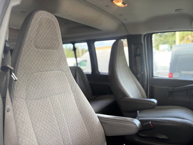 2018 GMC Savana Passenger LT