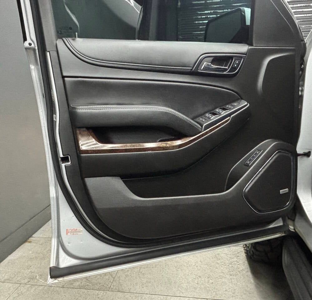 2018 Chevrolet Suburban LT 4x4 4dr SUV