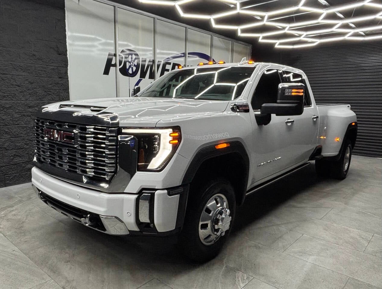 2025 GMC Sierra 3500HD Denali 4x4 4dr Crew Cab LB DRW