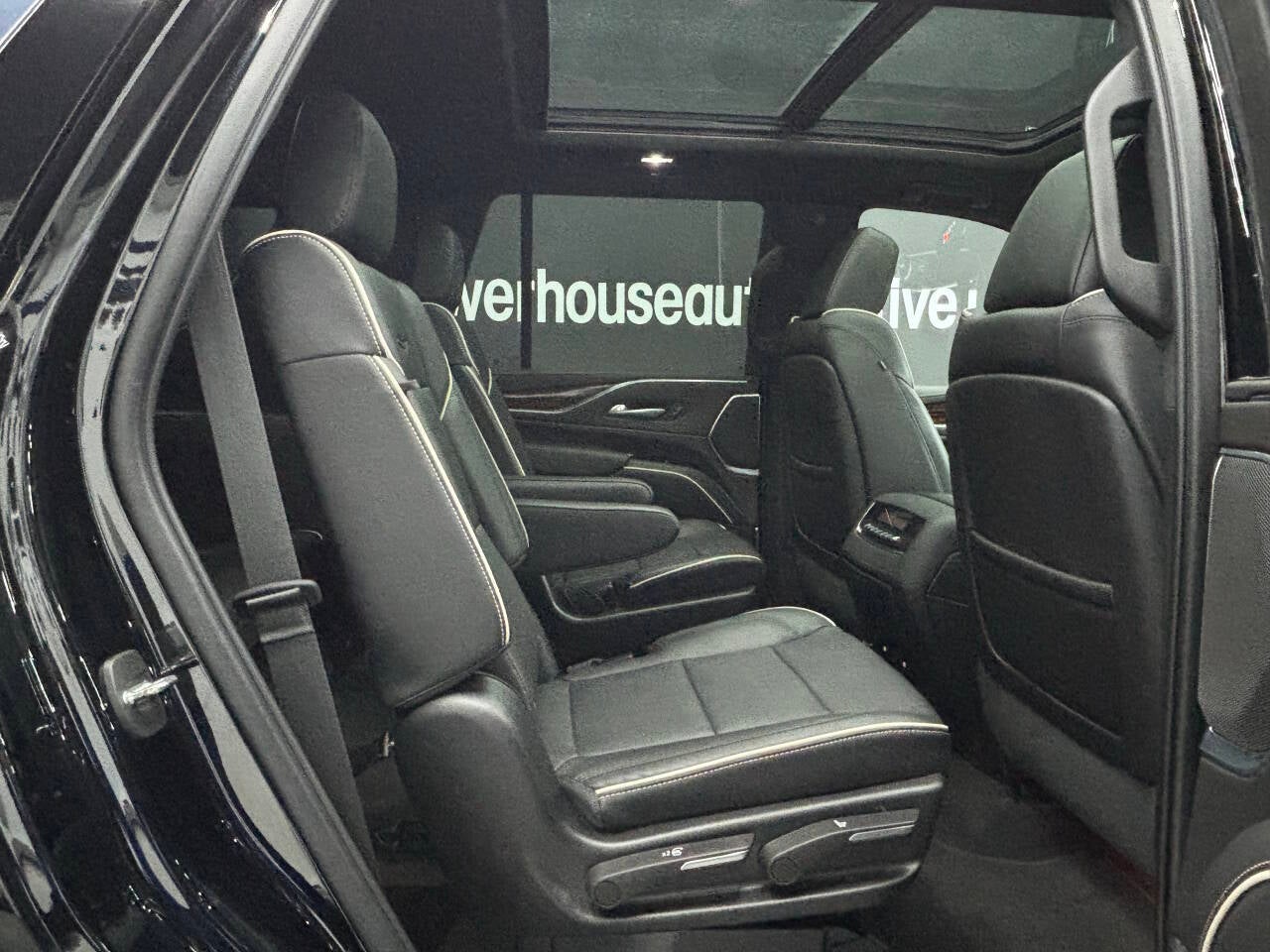 2022 Cadillac Escalade Premium Luxury 4dr SUV