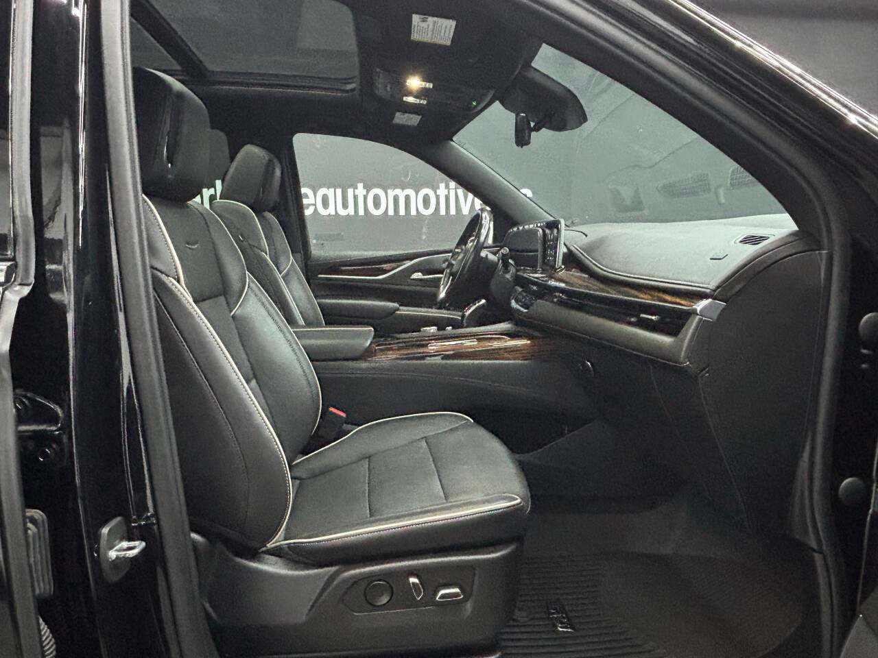 2022 Cadillac Escalade Premium Luxury 4dr SUV