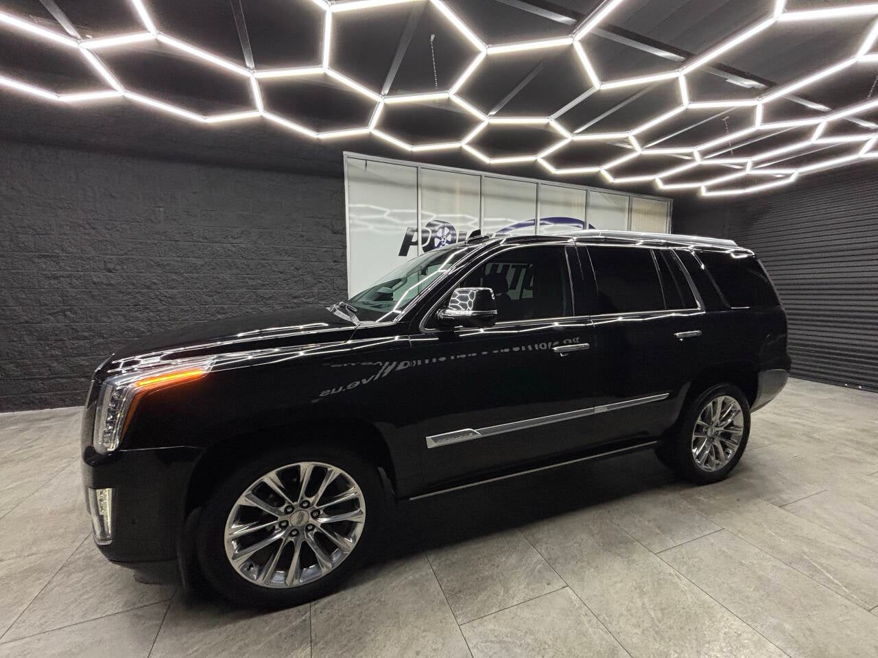 2020 Cadillac Escalade Premium Luxury 4x4 4dr SUV