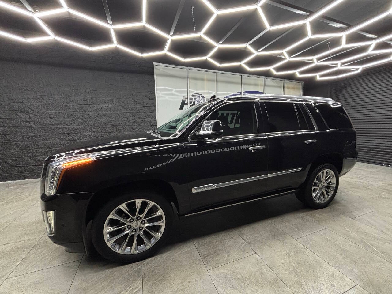 2020 Cadillac Escalade Premium Luxury 4x4 4dr SUV