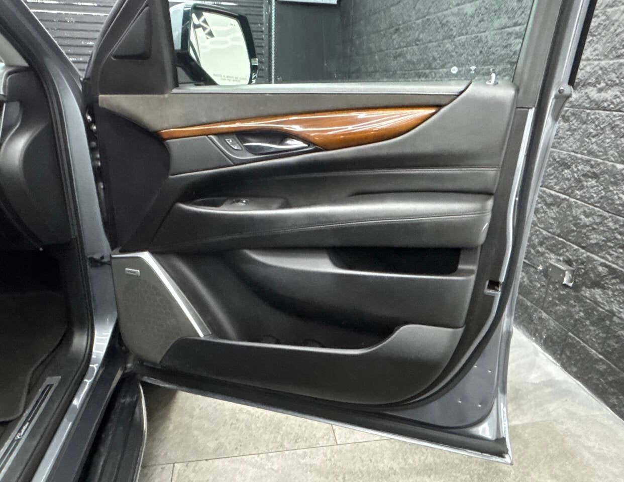 2020 Cadillac Escalade ESV Premium Luxury 4x4 4dr SUV