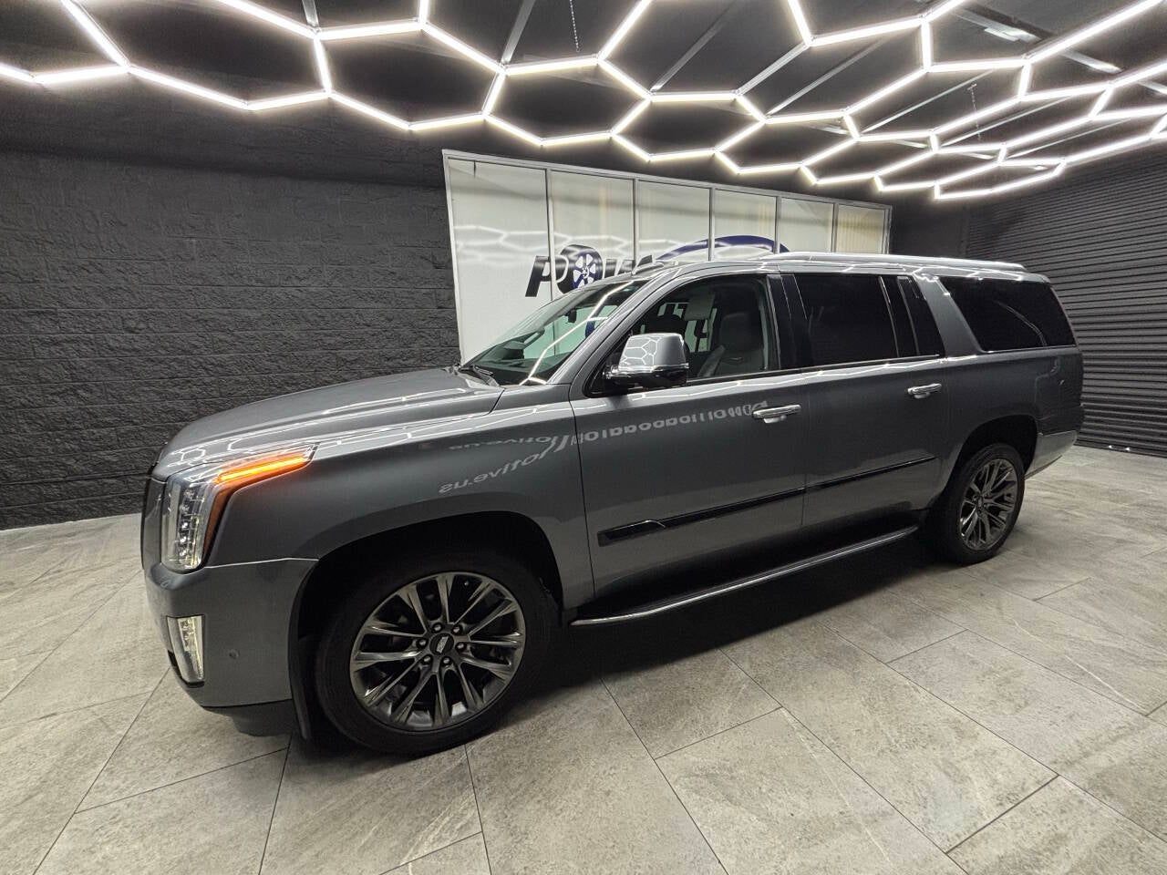 2020 Cadillac Escalade ESV Premium Luxury 4x4 4dr SUV