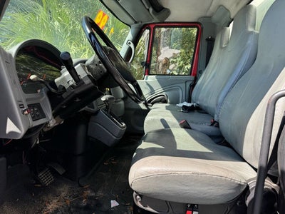 2005 International DuraStar 4300 4X2 2dr Regular Cab