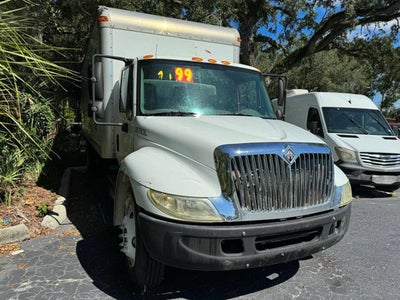 2005 International DuraStar 4300 4X2 2dr Regular Cab