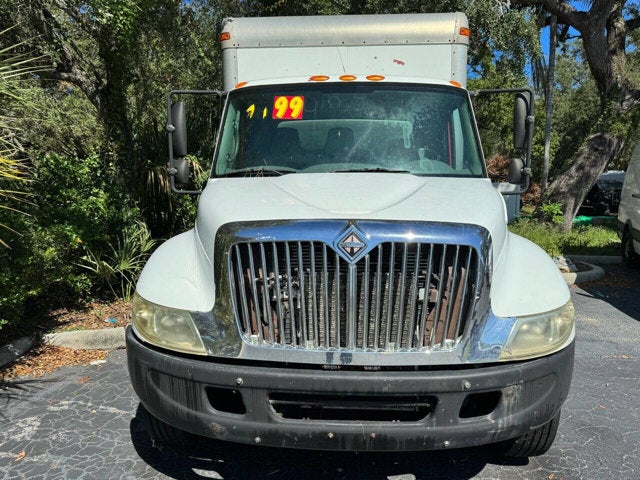 2005 International DuraStar 4300 4X2 2dr Regular Cab