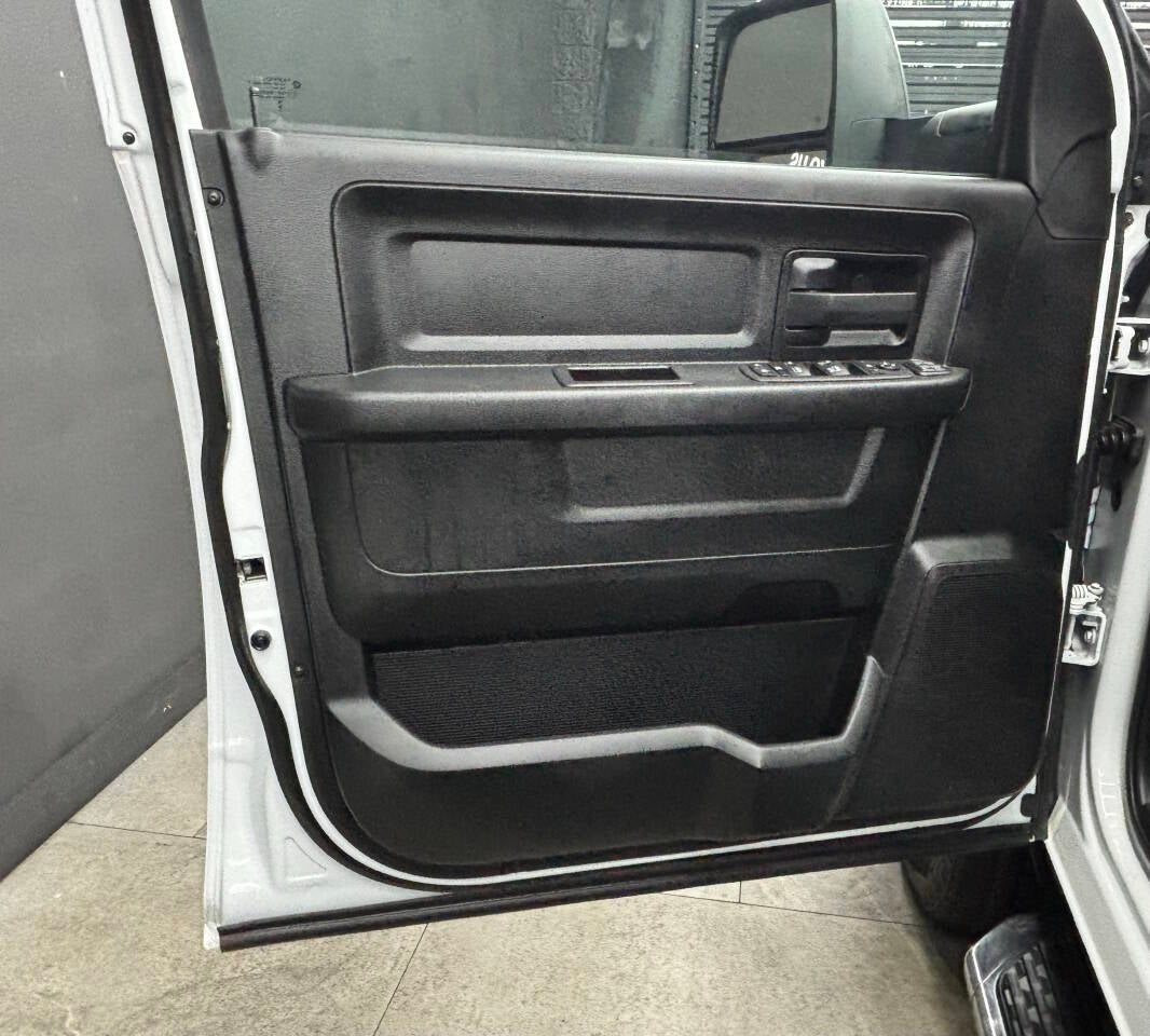 2024 RAM 3500 Tradesman 4x4 4dr Crew Cab 8 ft. LB DRW Pickup