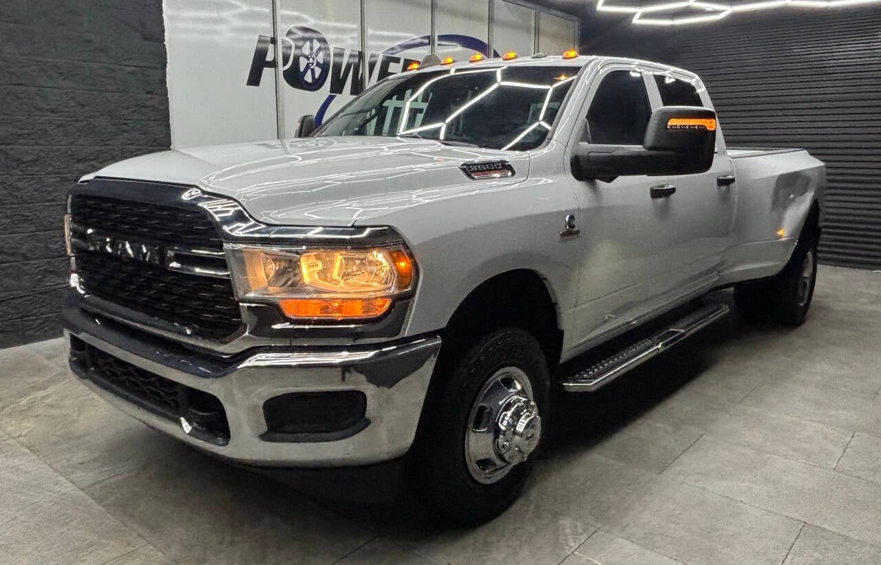 2024 RAM 3500 Tradesman 4x4 4dr Crew Cab 8 ft. LB DRW Pickup
