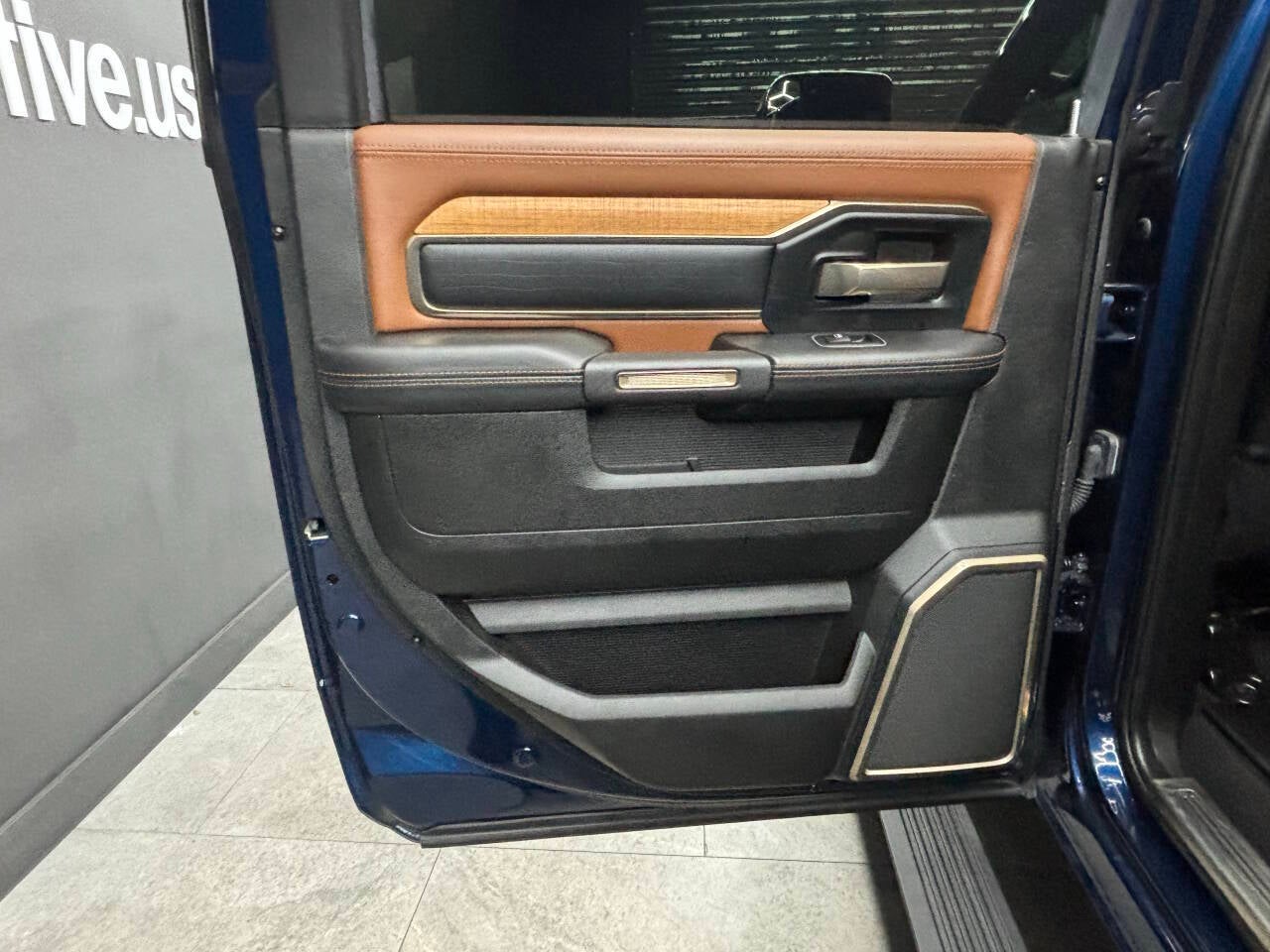 2020 RAM 3500 Laramie Longhorn 4x4 4dr Crew Cab 8 ft. LB DRW Pickup