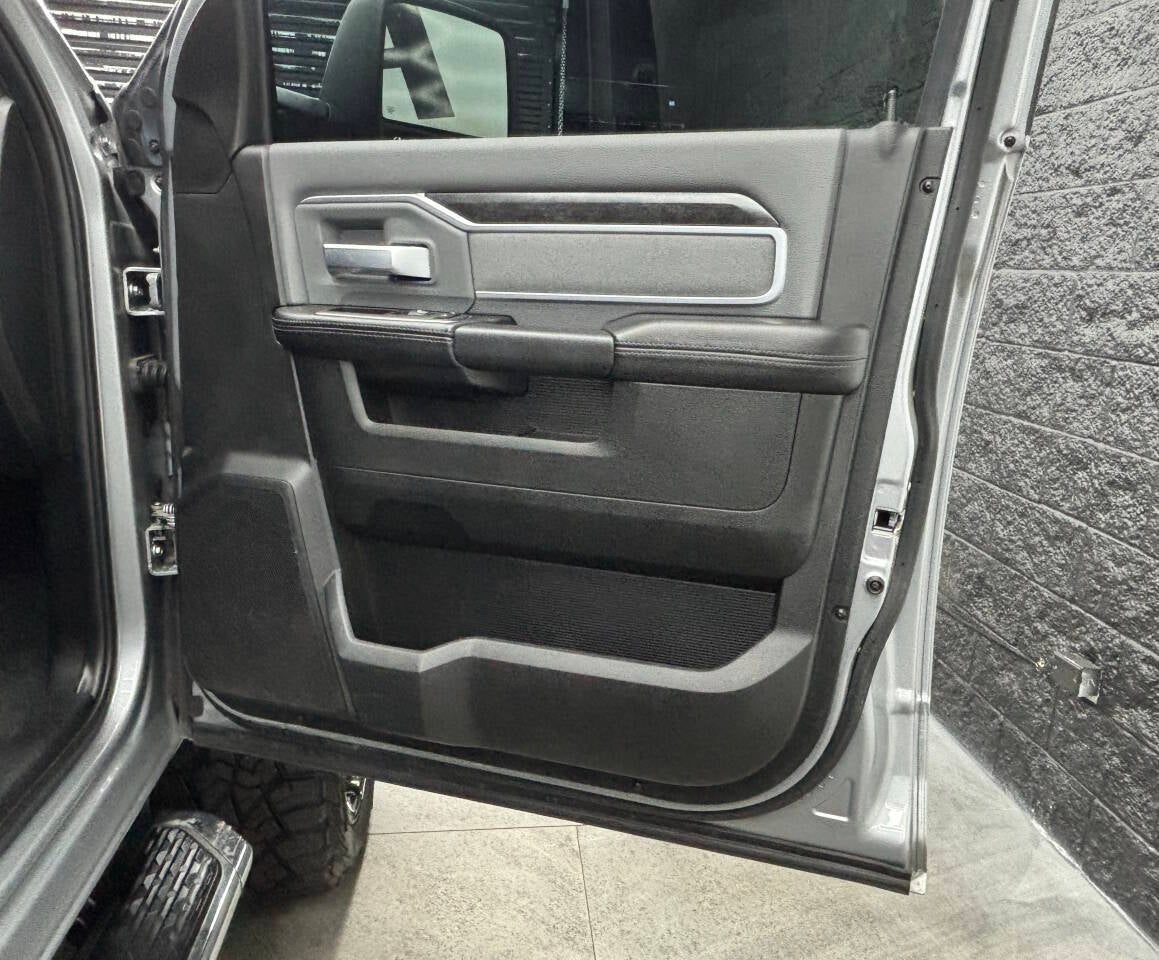 2023 RAM 2500 Big Horn 4x4 4dr Crew Cab 6.3 ft. SB Pickup