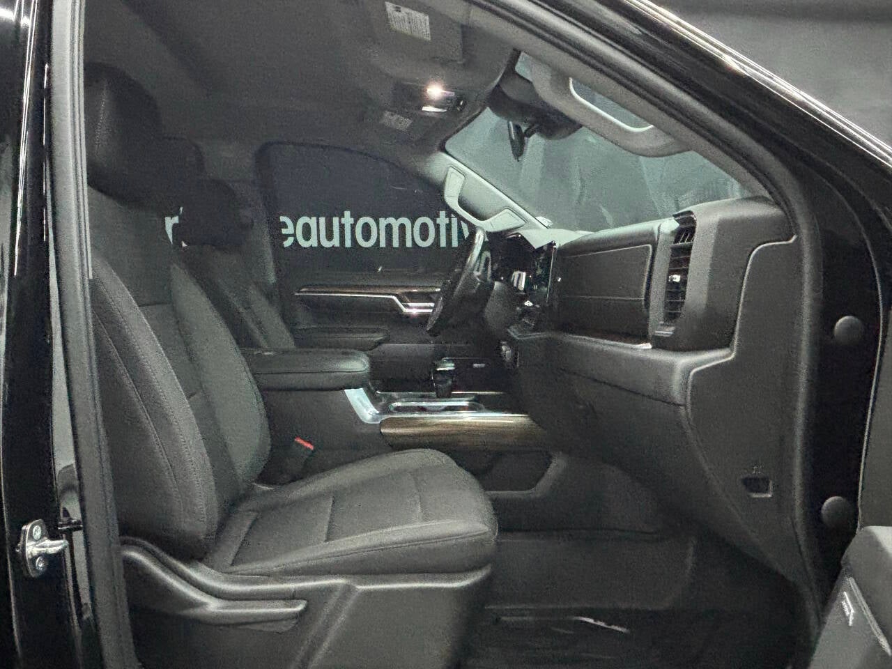 2022 Chevrolet Silverado 1500 LT Trail Boss 4x4 4dr Crew Cab 5.8 ft. SB