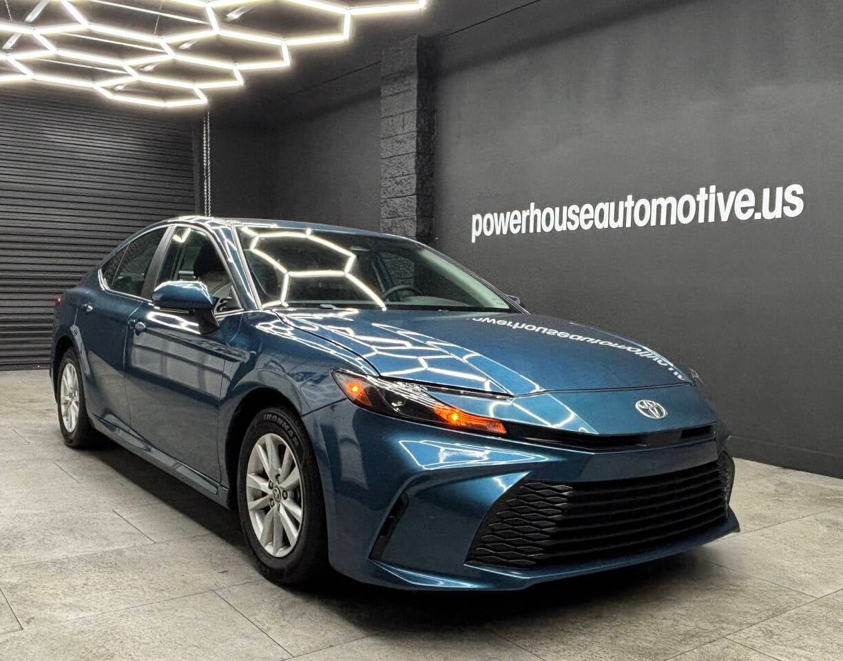 2025 Toyota Camry LE 4dr Sedan