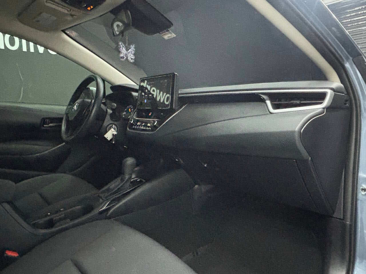 2025 Toyota Corolla LE 4dr Sedan