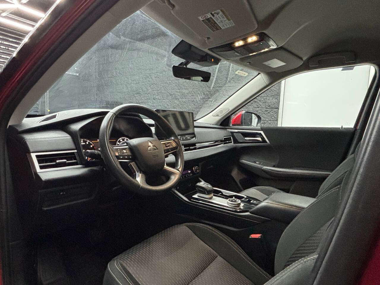 2025 Mitsubishi Outlander ES 4dr SUV