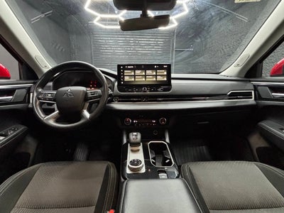 2025 Mitsubishi Outlander ES 4dr SUV